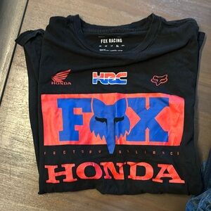 Fox men’s T-shirt. $10